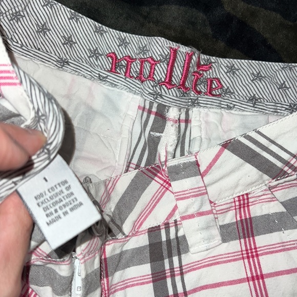 ⭐️Nollie, plaid capris, size 1⭐️ - Picture 2 of 5